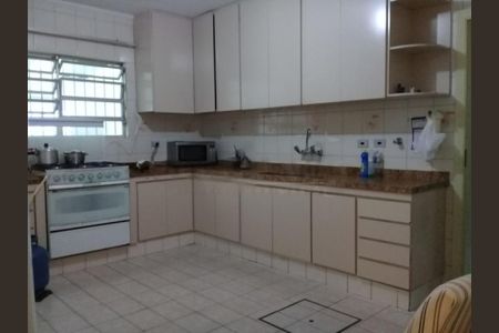 Casa à venda com 4 quartos, 250m² em Jardim Sertaozinho, São Paulo