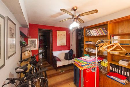 Casa à venda com 180m², 3 quartos e 2 vagasQuarto de serviço