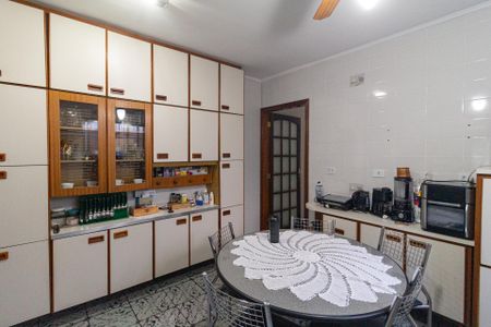 Casa à venda com 180m², 3 quartos e 2 vagasCozinha
