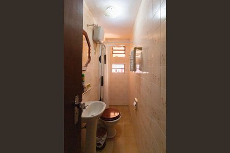 Casa à venda com 180m², 3 quartos e 2 vagasBanheiro de serviço