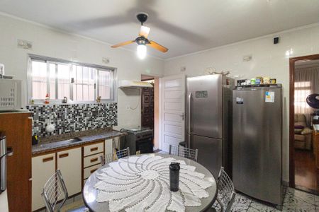 Casa à venda com 180m², 3 quartos e 2 vagasCozinha