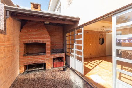 Casa à venda com 180m², 3 quartos e 2 vagasQuintal