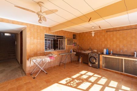 Casa à venda com 180m², 3 quartos e 2 vagasÁrea de serviço