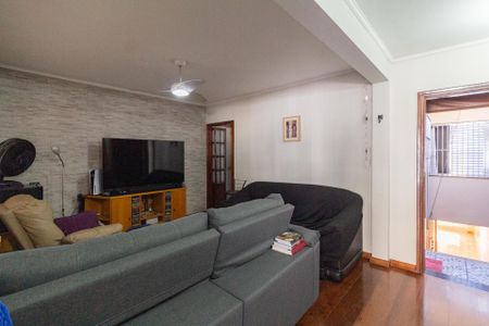 Casa à venda com 180m², 3 quartos e 2 vagasSala
