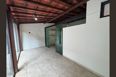 Apartamento para alugar com 210m², 4 quartos e 2 vagas