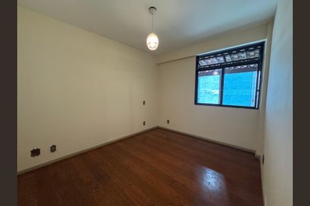 Apartamento para alugar com 210m², 4 quartos e 2 vagas