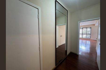 Apartamento para alugar com 3 quartos, 137m² em Santo Antônio, Belo Horizonte