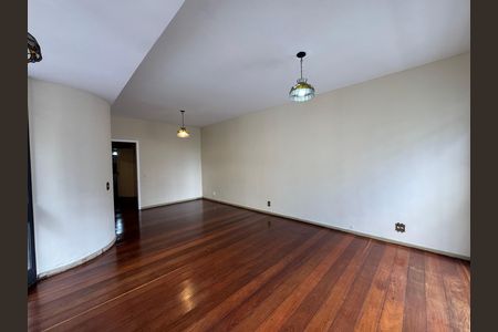 Apartamento para alugar com 4 quartos, 210m² em Santo Antônio, Belo Horizonte