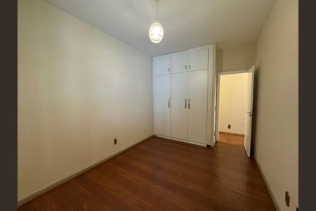 Apartamento para alugar com 210m², 4 quartos e 2 vagas