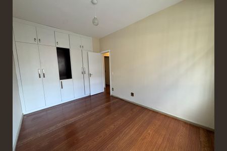 Apartamento para alugar com 3 quartos, 137m² em Santo Antônio, Belo Horizonte