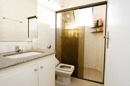 Apartamento à venda com 74m², 3 quartos e 1 vagaBanheiro Social