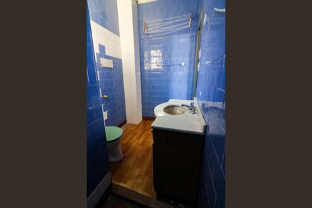 Banheiro da Suíte de apartamento para alugar com 1 quarto, 35m² em Centro Histórico, Porto Alegre
