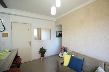 Sala de apartamento à venda com 2 quartos, 42m² em Canhema, Diadema