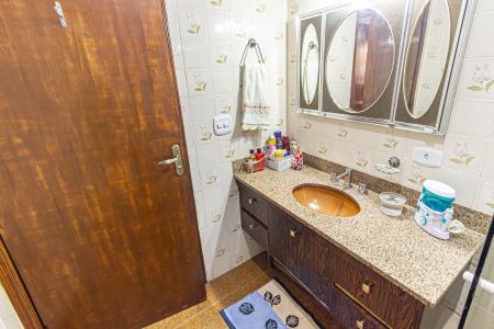 Casa à venda com 230m², 6 quartos e 1 vagaBanheiro