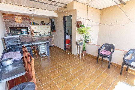 Casa à venda com 230m², 6 quartos e 1 vagaCasa 2 - Varnda e Área de Serviço