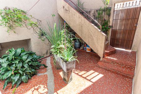 Casa à venda com 230m², 6 quartos e 1 vagaÁrea de Serviço