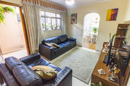 Sala de casa à venda com 6 quartos, 230m² em Vila Canero, São Paulo