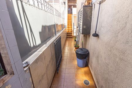 Casa à venda com 230m², 6 quartos e 1 vagaCasa 2 - Varnda e Área de Serviço