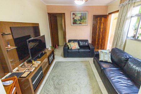 Casa à venda com 230m², 6 quartos e 1 vagaSala