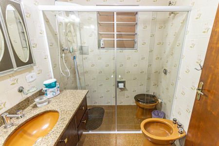 Casa à venda com 230m², 6 quartos e 1 vagaBanheiro