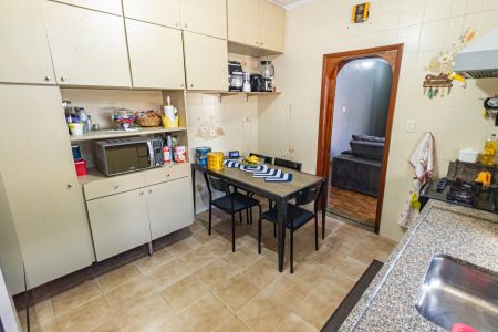 Casa à venda com 230m², 6 quartos e 1 vagaCasa 2 - Cozinha
