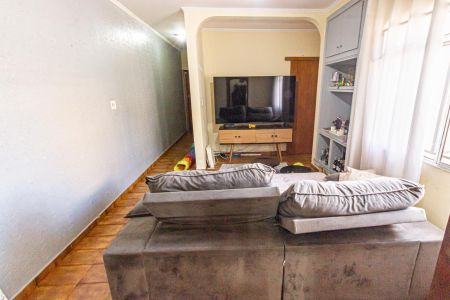 Casa à venda com 230m², 6 quartos e 1 vagaCasa 2 - Sala