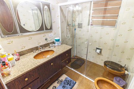 Casa à venda com 230m², 6 quartos e 1 vagaBanheiro