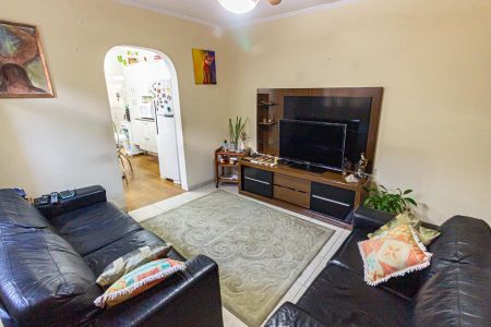 Sala de casa à venda com 6 quartos, 230m² em Vila Canero, São Paulo