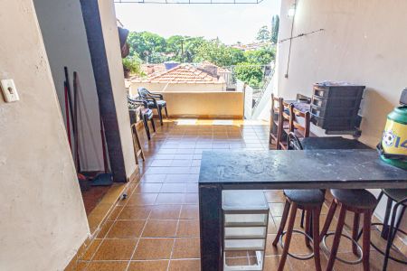 Casa à venda com 230m², 6 quartos e 1 vagaCasa 2 - Varnda e Área de Serviço