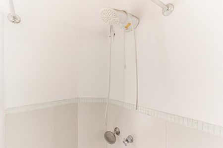 Banheiro de kitnet/studio à venda com 1 quarto, 28m² em República, São Paulo