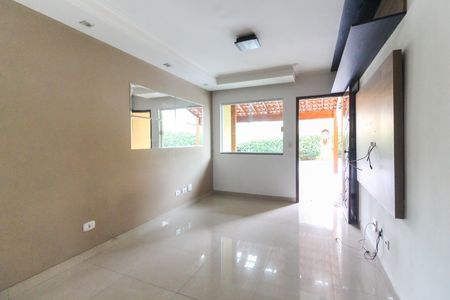 Casa à venda com 67m², 2 quartos e 1 vagaSala