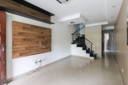 Casa à venda com 67m², 2 quartos e 1 vagaSala