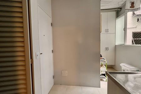 Apartamento à venda com 144m², 3 quartos e 1 vagaÁrea de Serviço