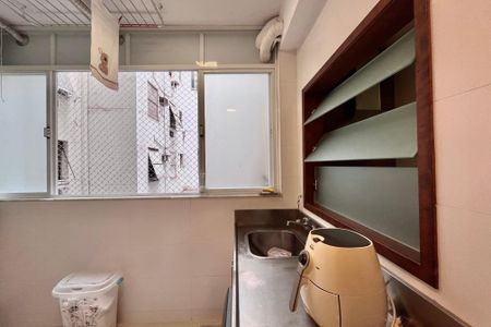 Apartamento à venda com 144m², 3 quartos e 1 vagaÁrea de Serviço