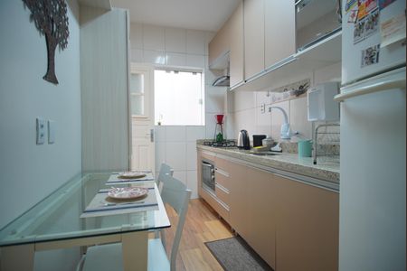 Apartamento para alugar com 76m², 2 quartos e sem vagaCozinha