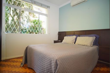 Suíte 1 de apartamento para alugar com 2 quartos, 76m² em Rio Branco, Porto Alegre