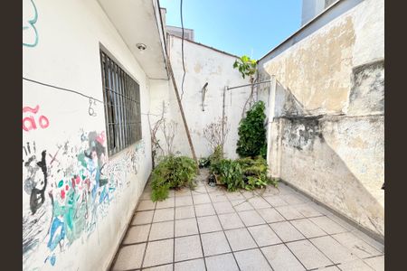 Casa à venda com 350m², 3 quartos e 2 vagasQuintal