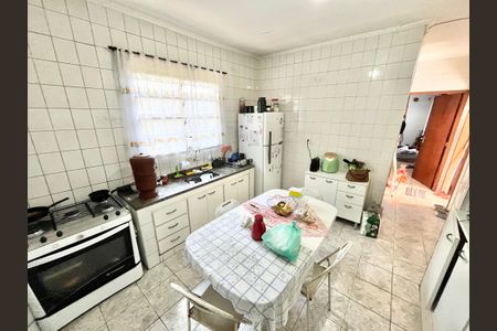 Casa à venda com 350m², 3 quartos e 2 vagasCozinha