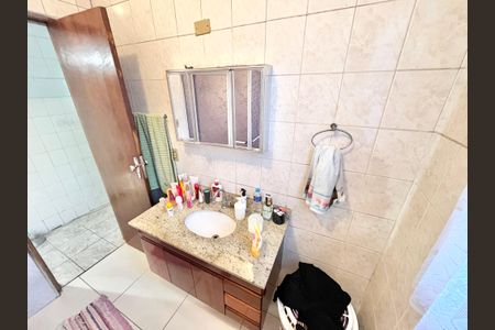 Casa à venda com 350m², 3 quartos e 2 vagasBanheiro