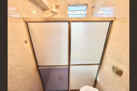 Casa à venda com 350m², 3 quartos e 2 vagasBanheiro da Suíte