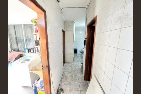 Casa à venda com 350m², 3 quartos e 2 vagasCorredor