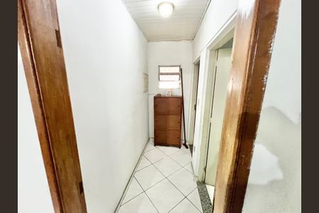 Casa à venda com 350m², 3 quartos e 2 vagasCorredor