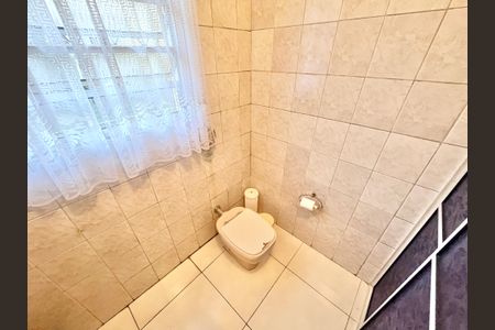 Casa à venda com 350m², 3 quartos e 2 vagasBanheiro
