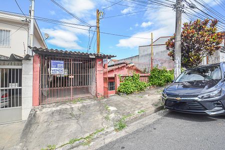 Casa à venda com 260m², 1 quarto e 1 vaga Casa à venda com 260m², 1 quarto e 1 vagaFachada