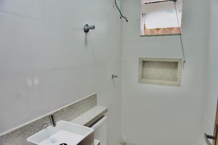 Casa para alugar com 80m², 3 quartos e 2 vagasBanheiro