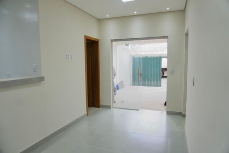 Casa para alugar com 80m², 3 quartos e 2 vagas Casa para alugar com 80m², 3 quartos e 2 vagasSala