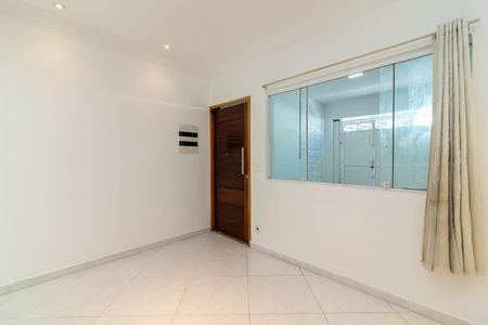 Casa para alugar com 80m², 2 quartos e 1 vagaSala