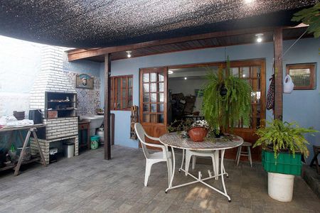 Casa à venda com 98m², 2 quartos e sem vagaPátio + Área de Serviço