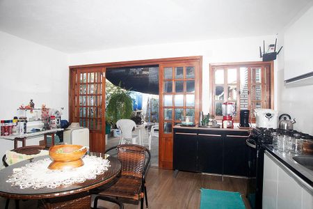 Casa à venda com 98m², 2 quartos e sem vagaEdícula - Sala / Cozinha