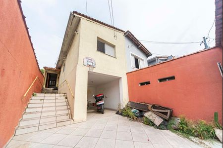 Casa à venda com 145m², 2 quartos e 2 vagasQuintal e Garagem